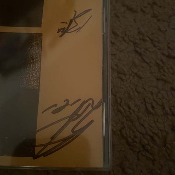Shinedown autographed CD - Picture 4 of 6